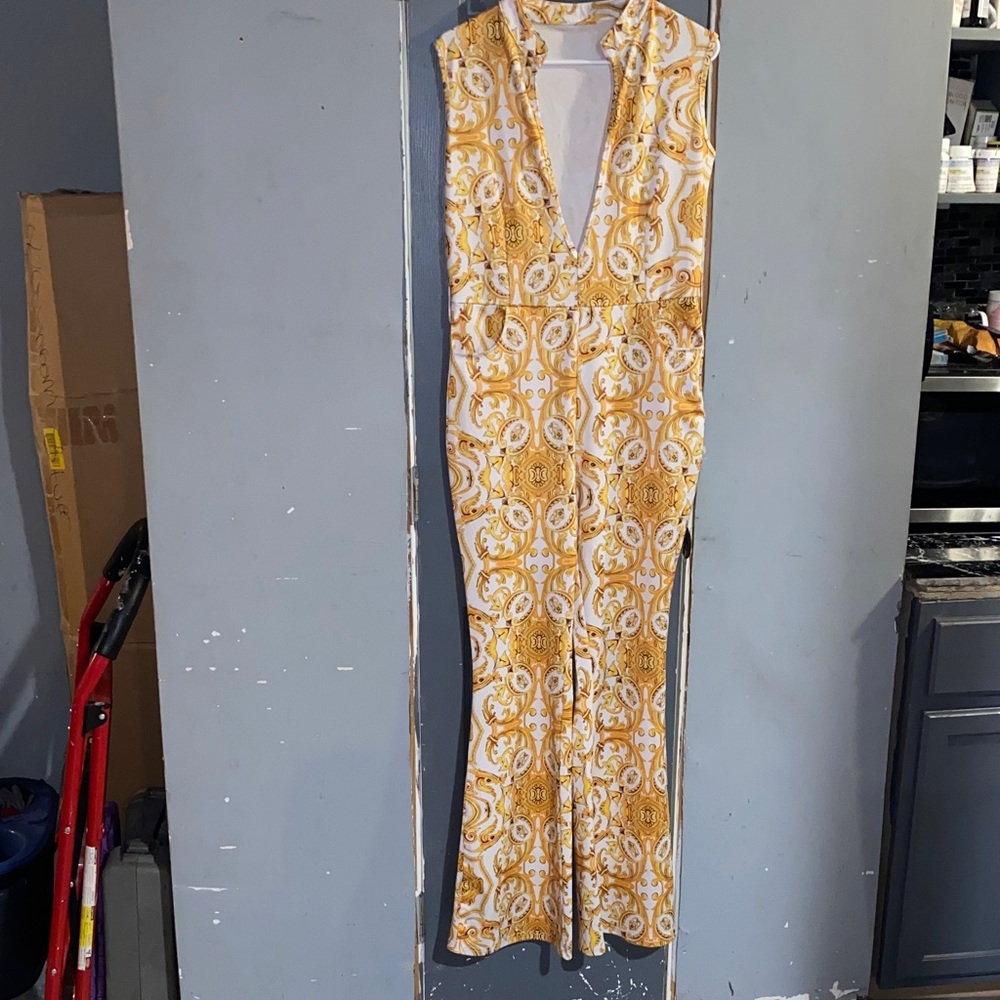 Chic Yellow and White Maxi Dress